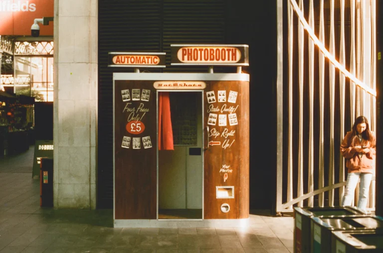 Etkinlik için kurulmuş photobooth kabini