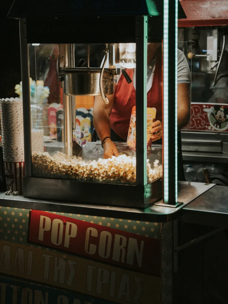 Etkinlik için popcorn makinesi