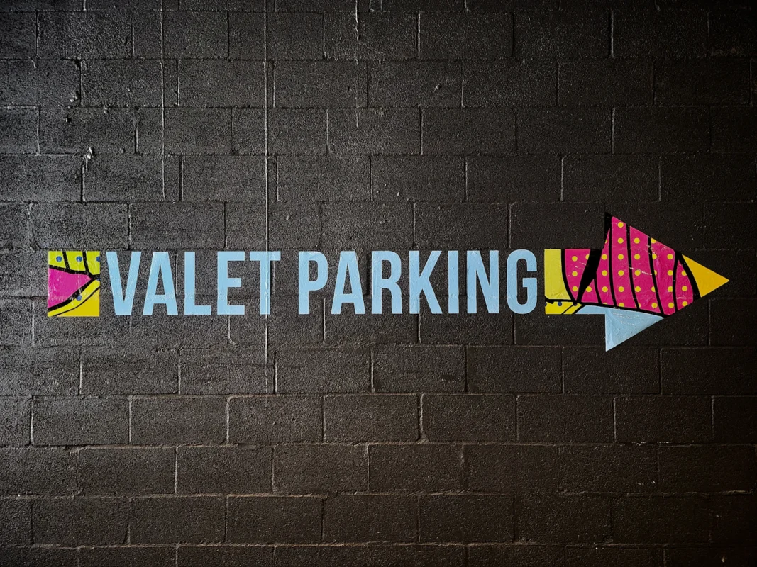 Vale park yönlendirme tabelası